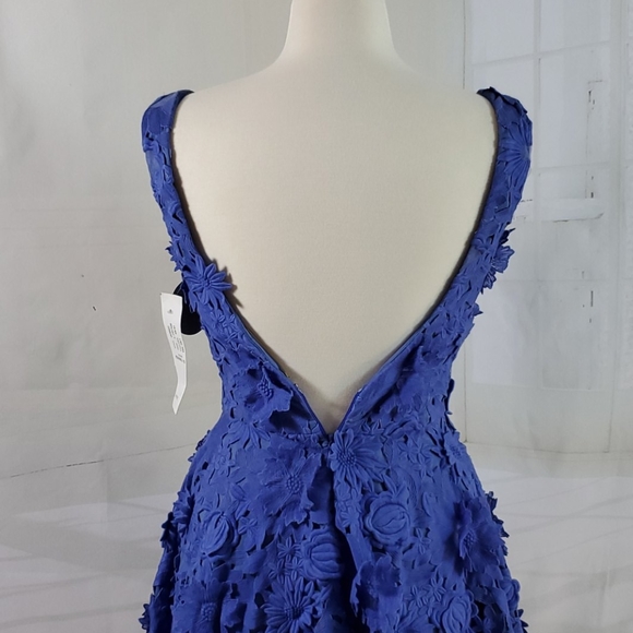 Nicole Miller blue 3D lace dress - Picture 7 of 9